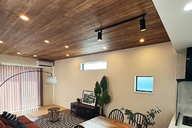 調光付きダウンライトを使った部屋の写真