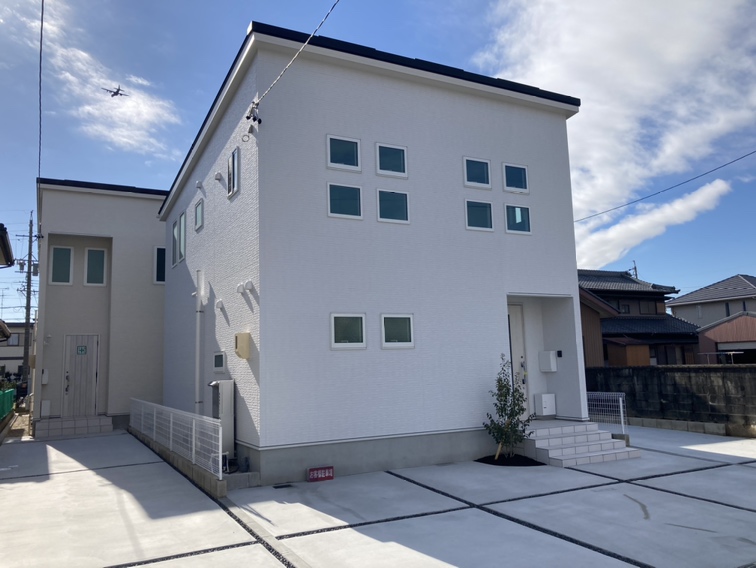 利便性とデザイン性を兼ね備えた住宅　丸田小学校区の写真
