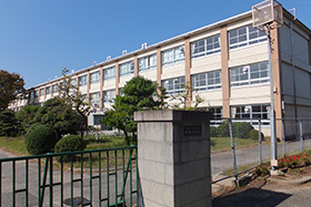 中部中学校