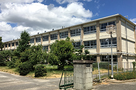 中部中学校